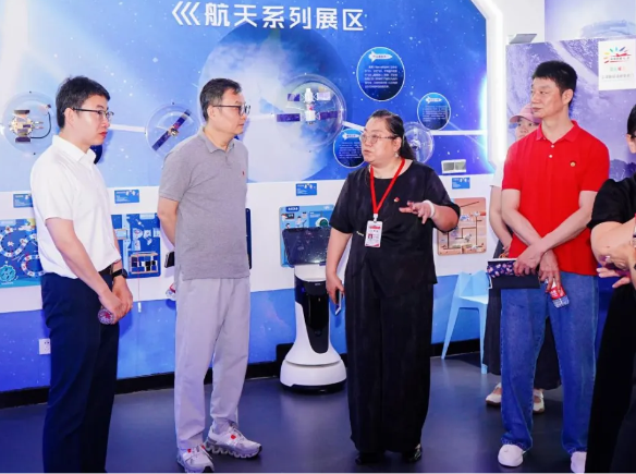 市科协领导调研江汉区基层科协改革试点项目